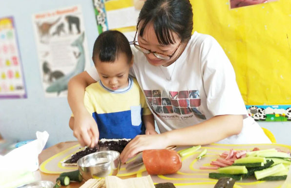 苹果树幼儿园烹饪课3.jpg