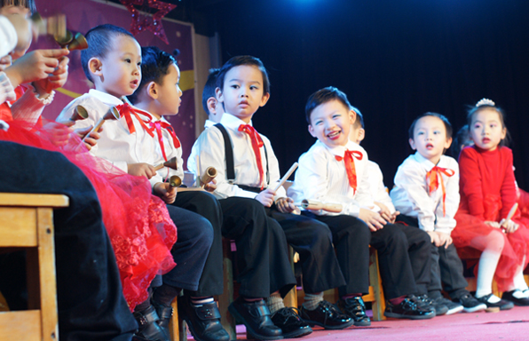 苹果树幼儿园2018迎新晚会2.jpg 苹果树幼儿园2018迎新晚会2.jpg